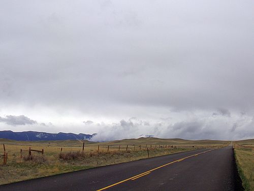 Straße durch die Weiten von Wyoming