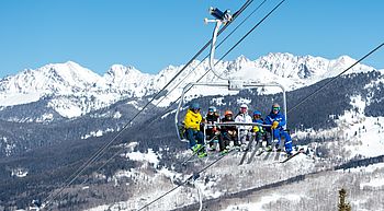 Gruppe im Skilift © Vail Resorts