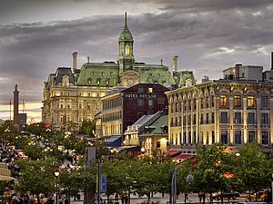 Place Jacques-Cartier und Rathaus Hôtel de Ville, Montréal © GouvQc/Stéphan Poulin Platz Place Jacques-Cartier und Rathaus Hôtel de Ville in Montréal