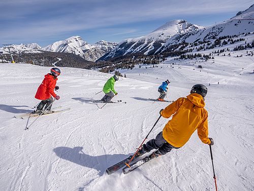 Gruppe von Skifahrern © John Price